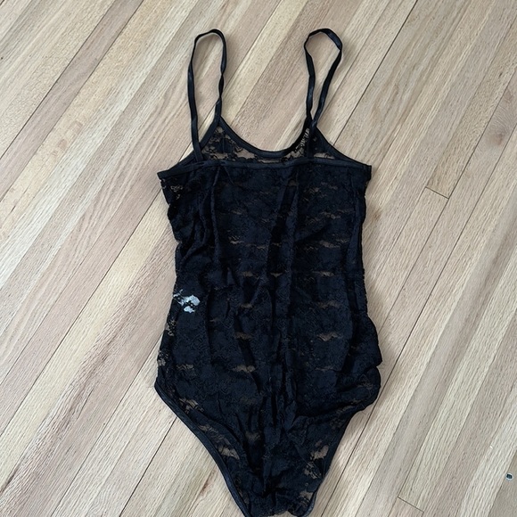 Lace Bodysuit - Picture 6 of 7